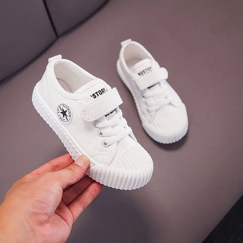 Classic girls' sneakers 