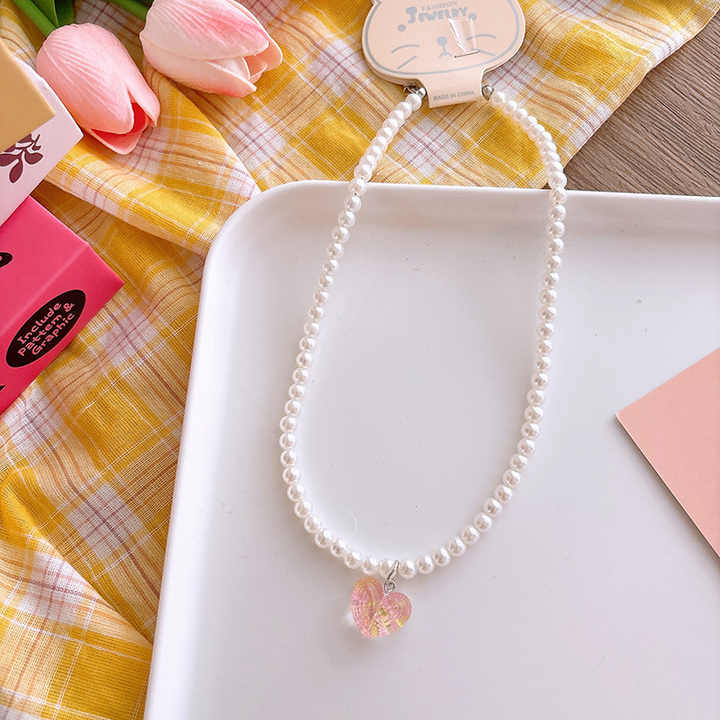 Children's Accessories Necklace with an Attractive Heart Shaped Pendant 