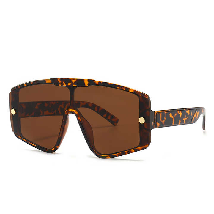 Hot luxury fashion brand 