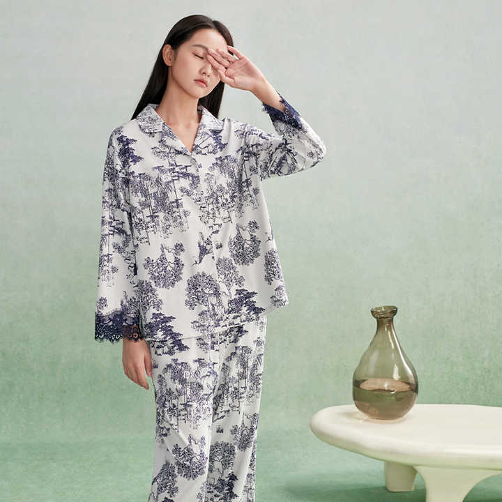 Women's long-sleeved pajamas 