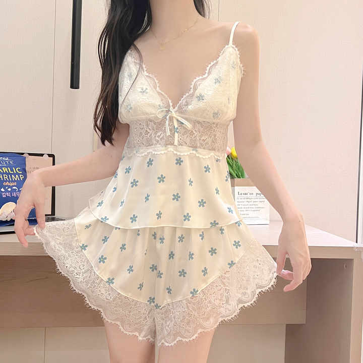 ملابس نوم للسيدات