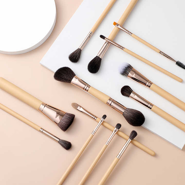 مجموعة فرش مكياج   13 قطعة بلون الكراميل