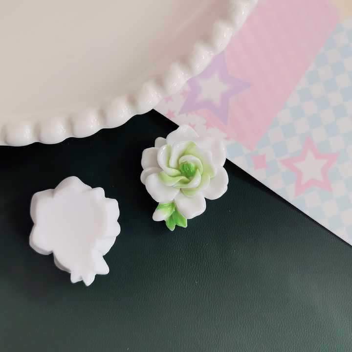 Kawaii Flower Flatback Resin Cabochon Piece 