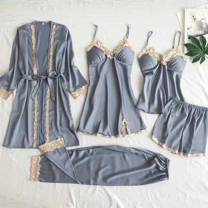 Women's sleepwear 