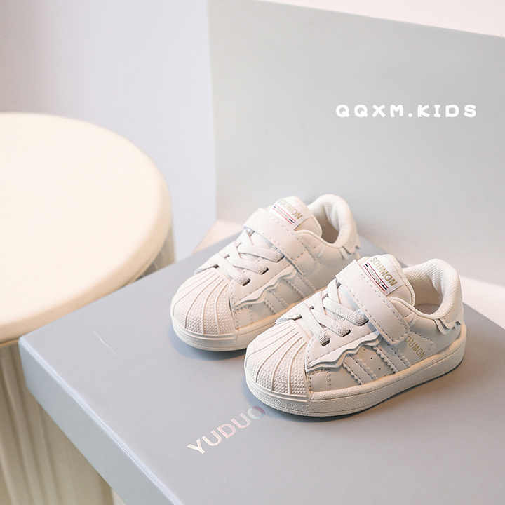children's shoes 