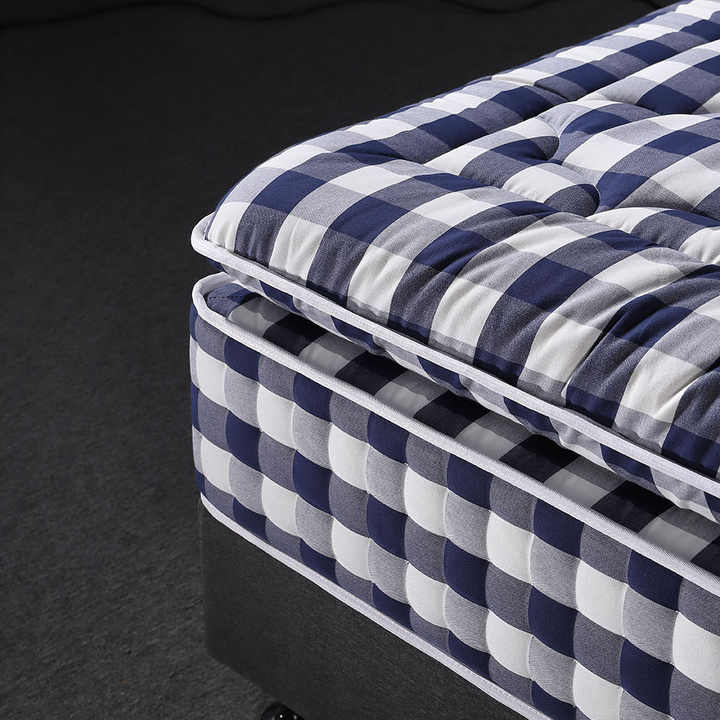 top mattress pocket spring with foam rolled packed مرتبة زنبركية جيبية من الفوم بحجم كوين