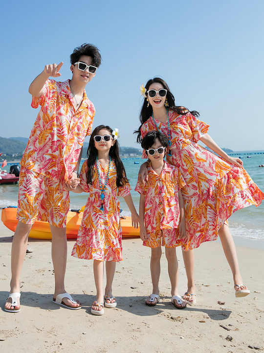 Matching Outfits for Family Holiday 