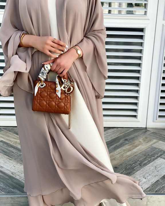 عبايات نسائيه عصريه و انيقه - Elegant and modern women's abayas