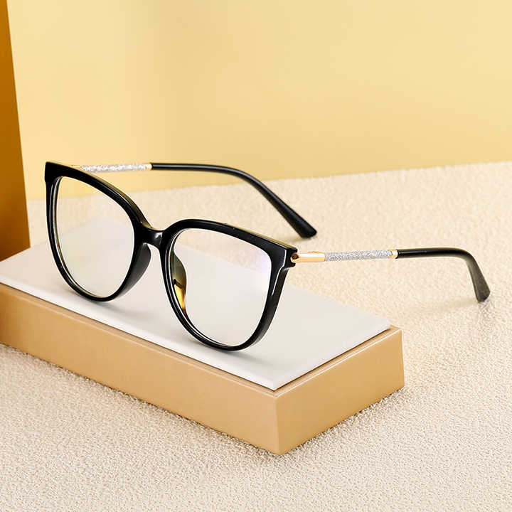 نظارات طبيه نسائيه