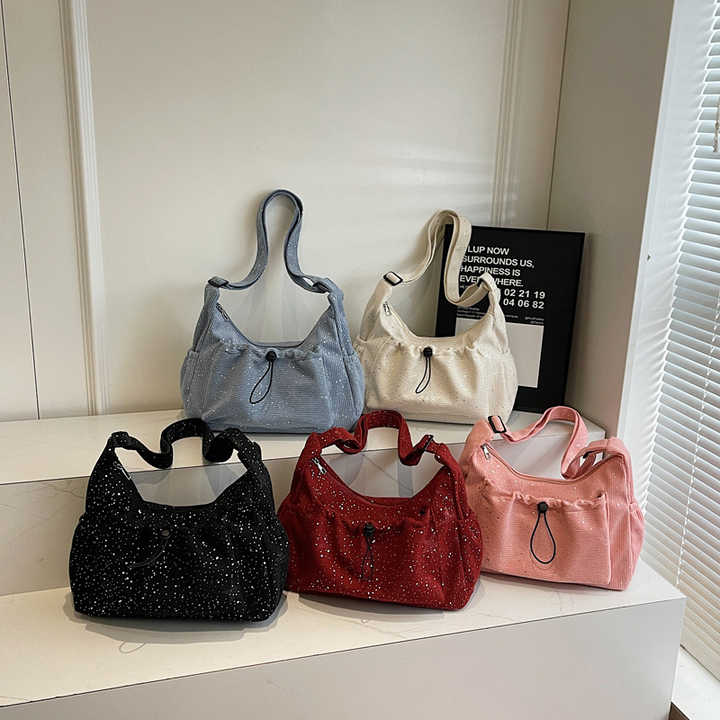 Large capacity women's bag 