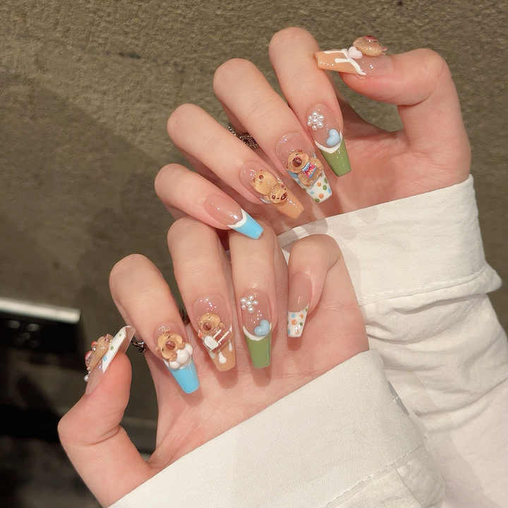 أظافر يد أكريليك