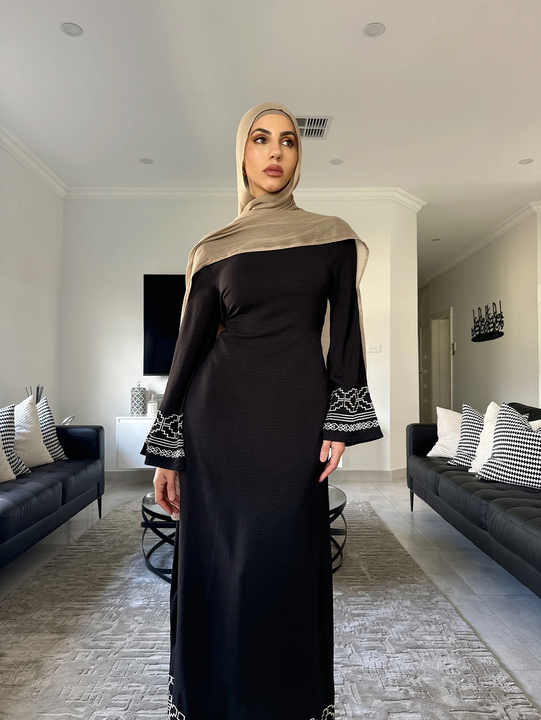 Elegant Middle Eastern Abaya 