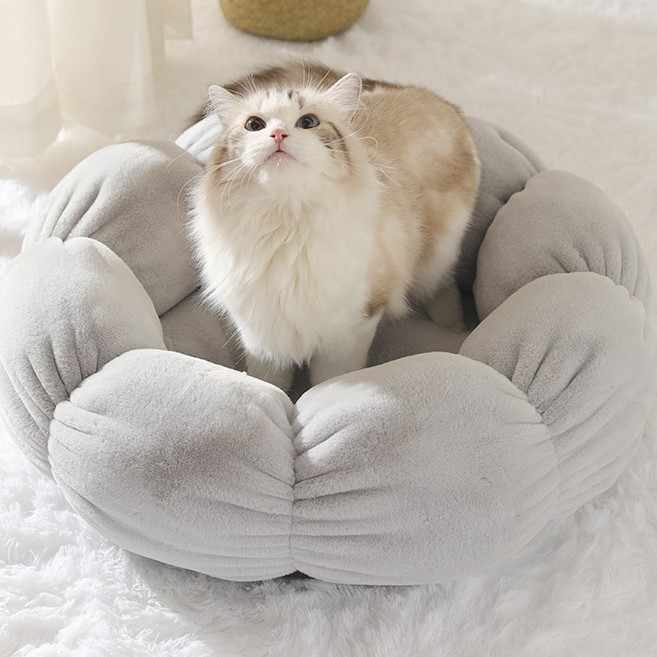 Princess Soothing Recreational Pet Bed Sofa. Mattresses. 