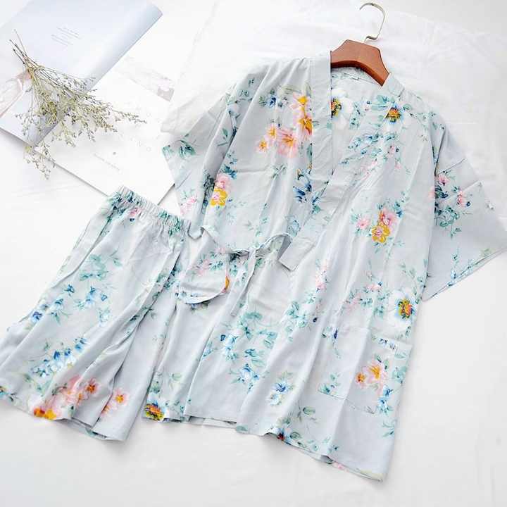 Women's sleepwear 