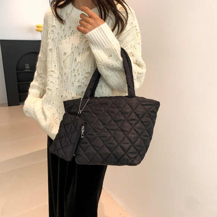 Women's handbags 