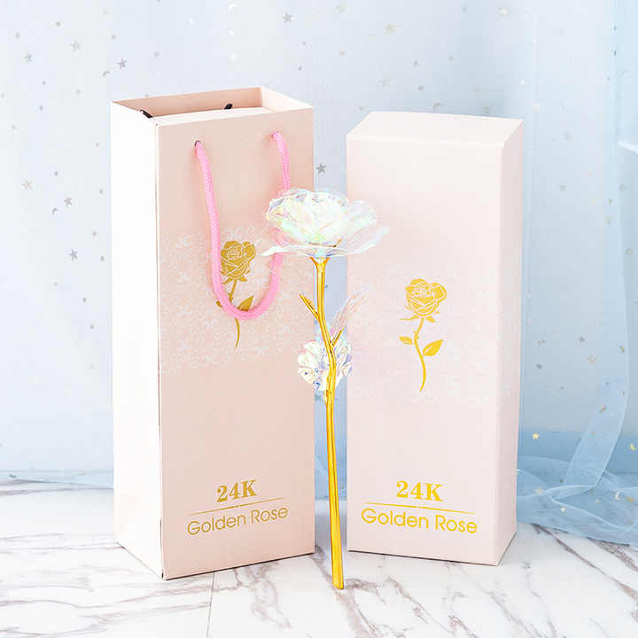 هدية عيد الحب الاصطناعي مطلي للعطلات . Artificial Valentine's Day Gift Plated for Holiday and