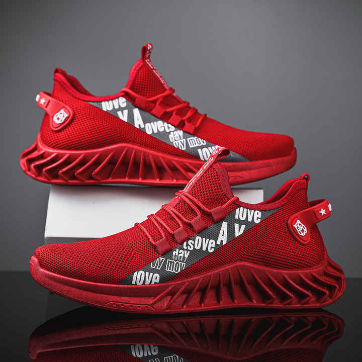 Fashionable casual sneakers