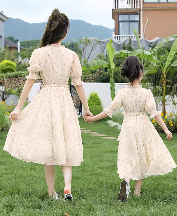 فساتين البنوتات - الأم والبنت