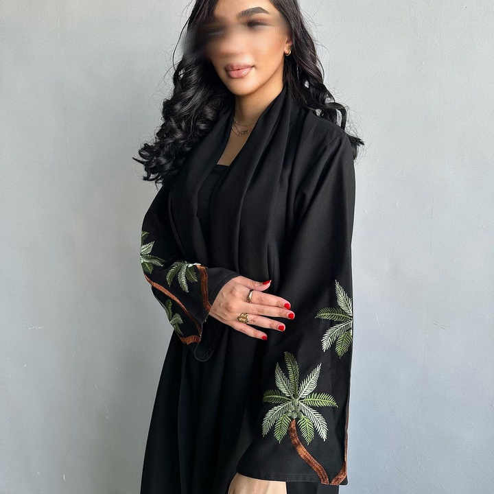عبايه سودا انيقه و فاخره