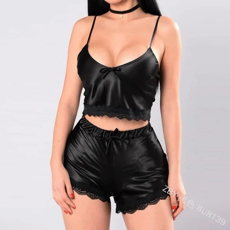 بيجامة نوم نسائية مثيرة