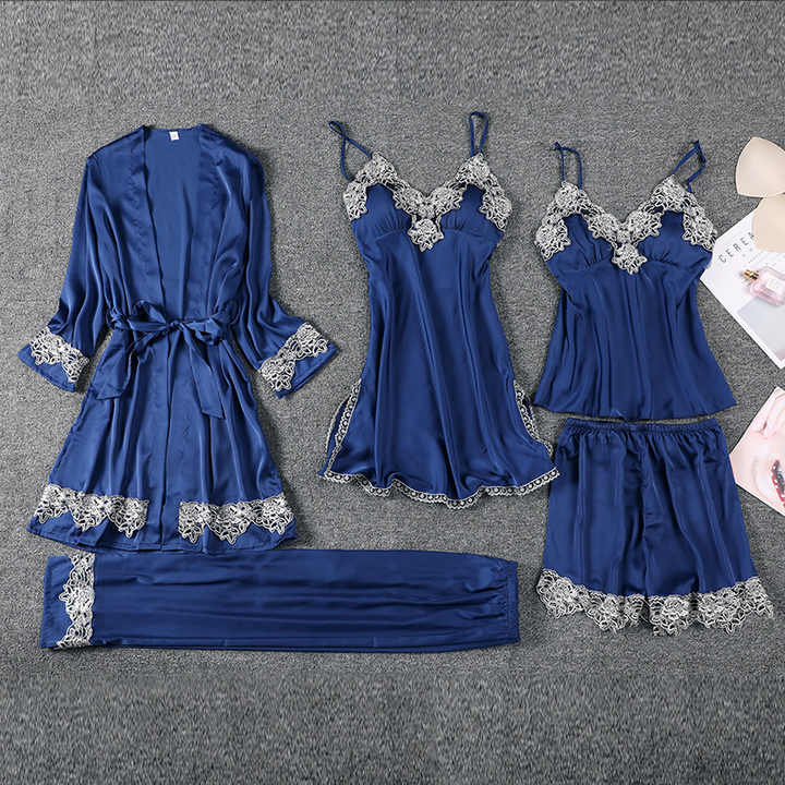 Comfortable fashion collections