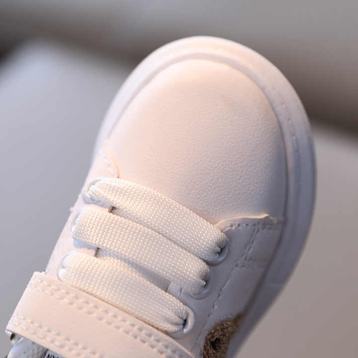 New high quality sneakers. 
