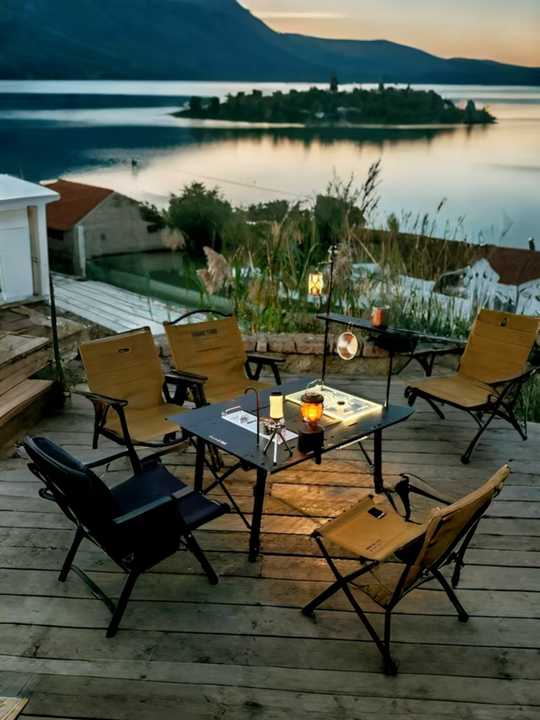 IGT Portable Folding Table with Aluminum Alloy Frame in 