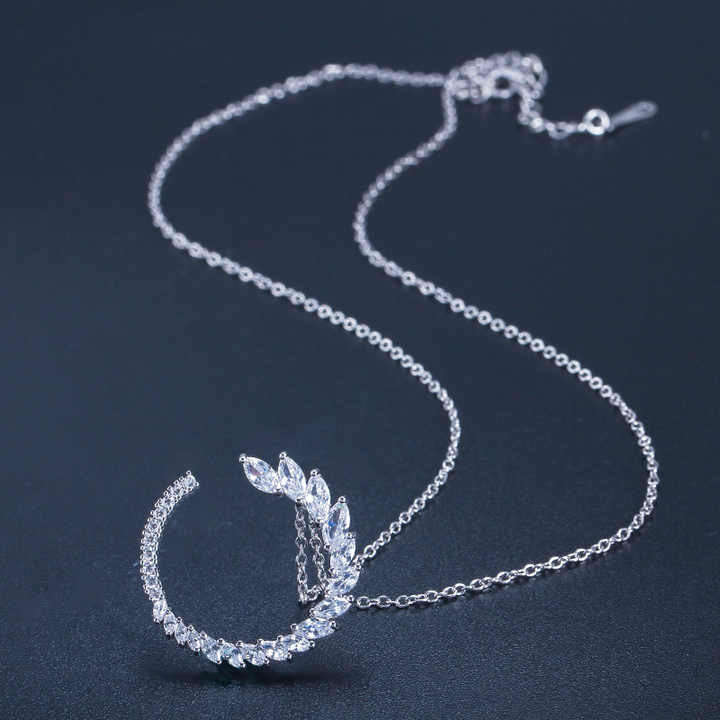أقراط وقلادة على شكل ورقة شجرLeaf Earrings and Necklace