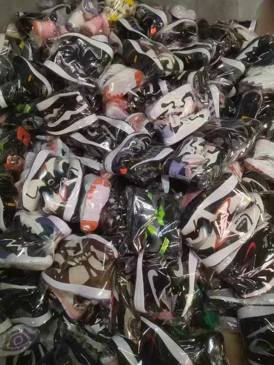 أحذية عادية للوقوف طوال اليوم  Casual shoes for all-day standing