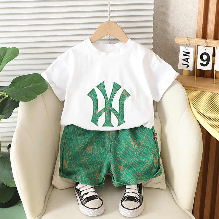تصميمًا بدون حد أدنى لكمية الطلب، بدلة .  Designs No Minimum Order Quantity Mixed