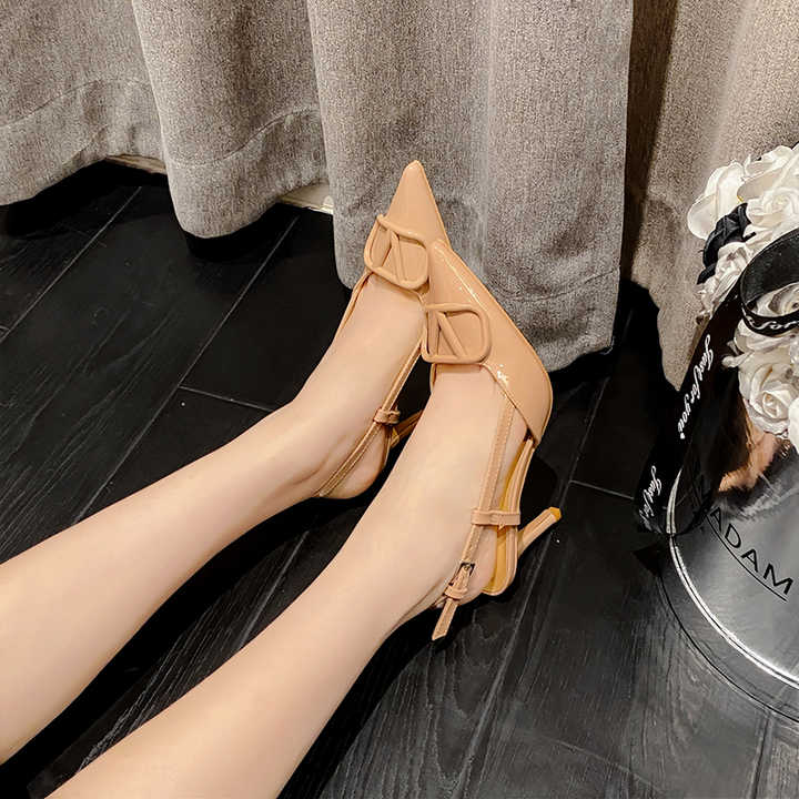 كعب نسائي انيق