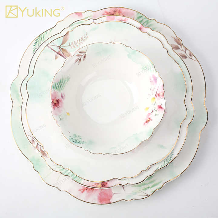 cups and saucers 