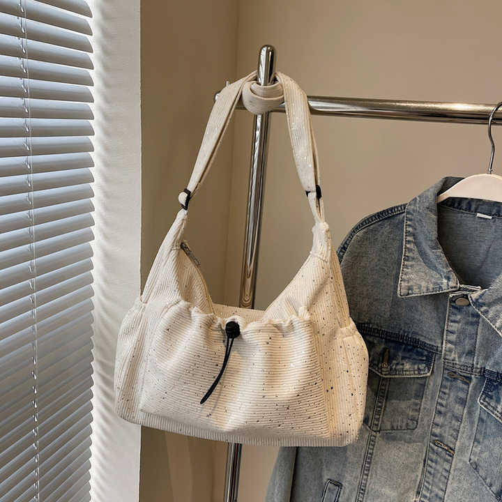 Large capacity women's bag 