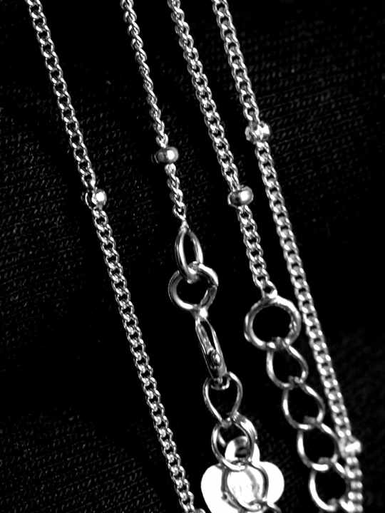 elegant gold necklace 