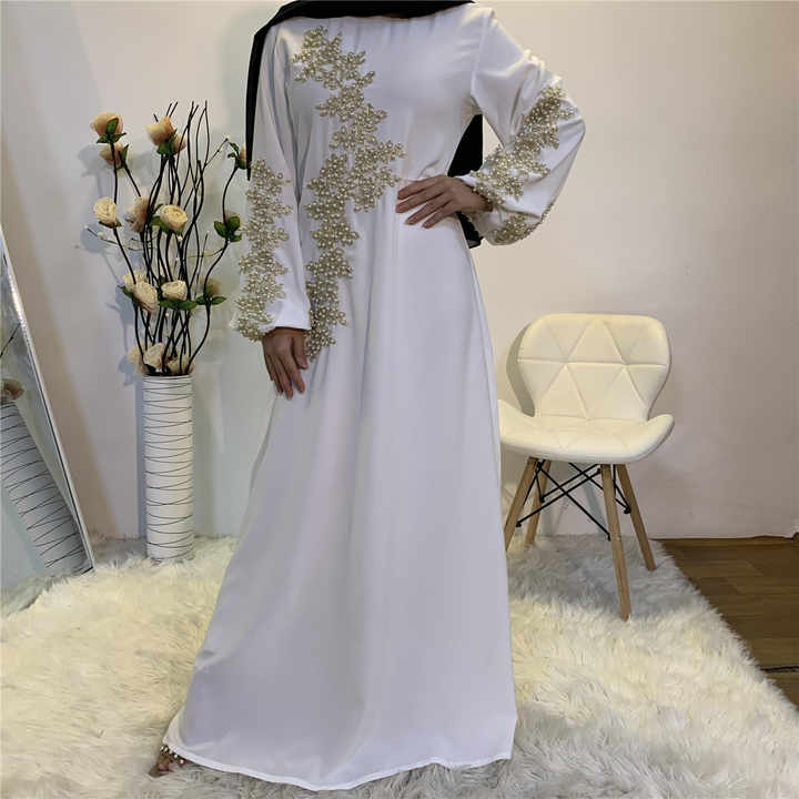 Caftans and jalabiyas 