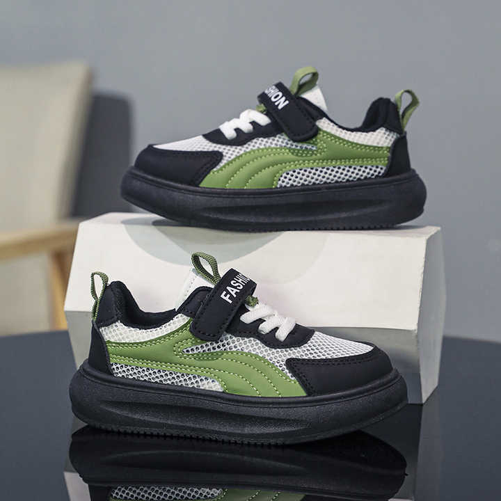 أحذية رياضية كاجوال خفيفة الوزن من القماش . Boys and Girls Casual Lightweight Mesh Sneakers