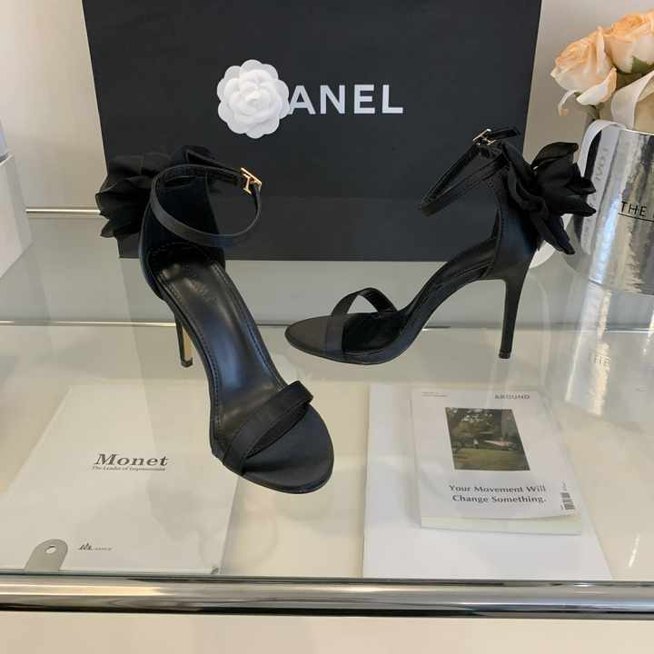 كعب عالٍ على الطراز الصيني