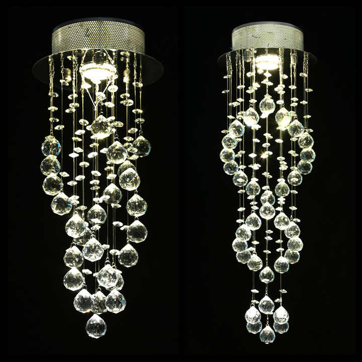 مصابيح سقف كبيرة