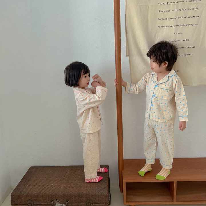 Long sleeve children's sleepwear 