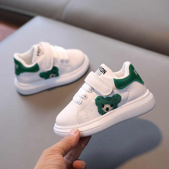 New high quality sneakers. 