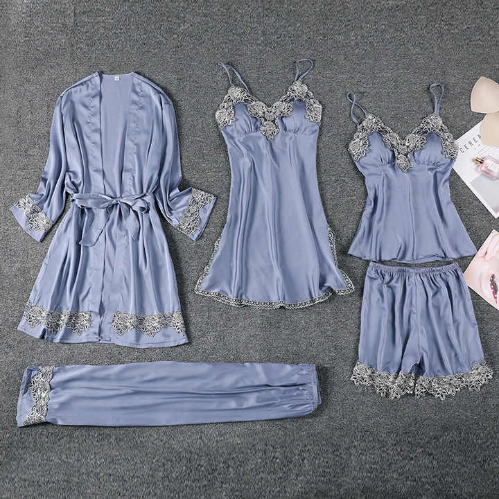 Comfortable fashion collections