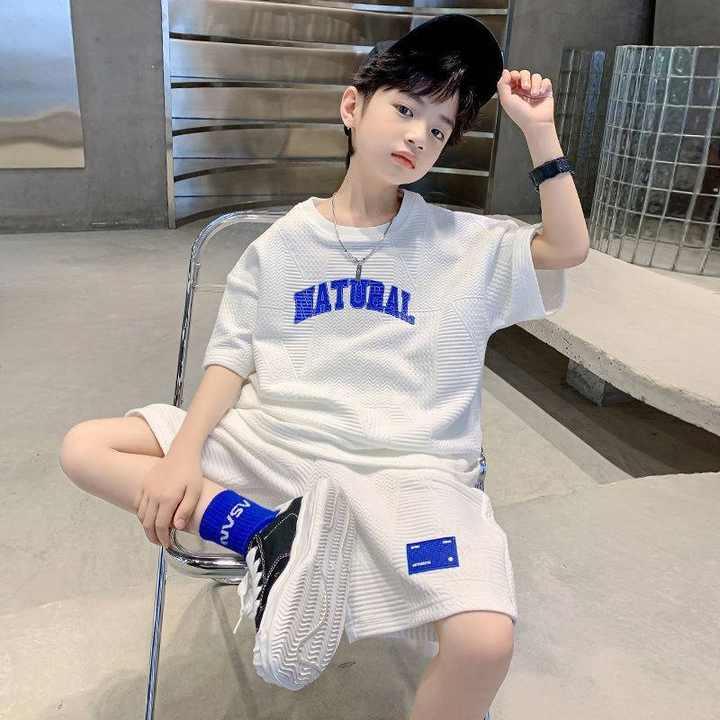 Boys' short-sleeved sportswear 