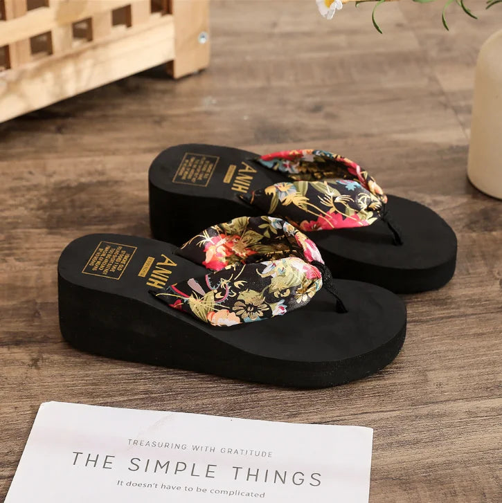 Women's beach slippers 