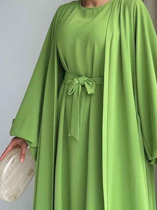 طقم مكون من قطعتين عباية بأكمام طويلة ,Two-piece set, long-sleeved abaya
