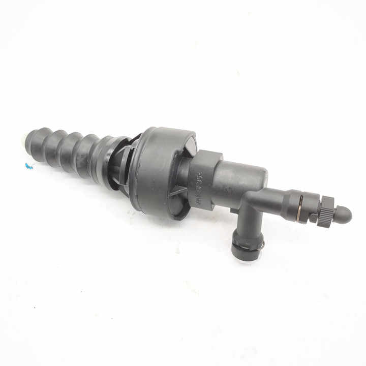 Clutch master cylinder 