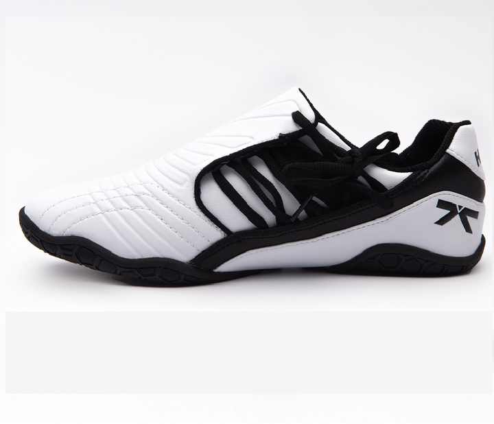 lightweight sneakers 