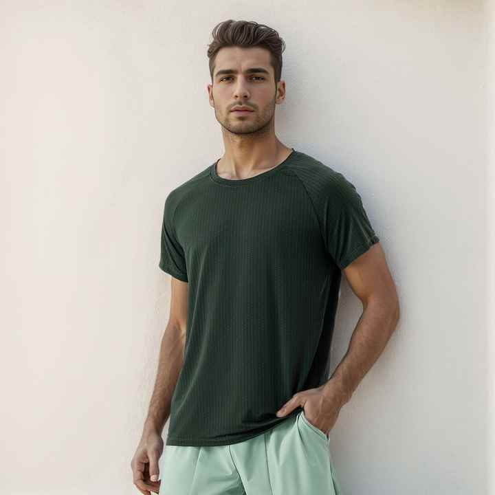 تيشرت رياضي سريع الجفاف - Quick-drying sports t-shirt