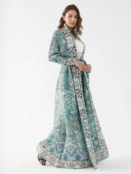 عبايات ملونة  طلعات
