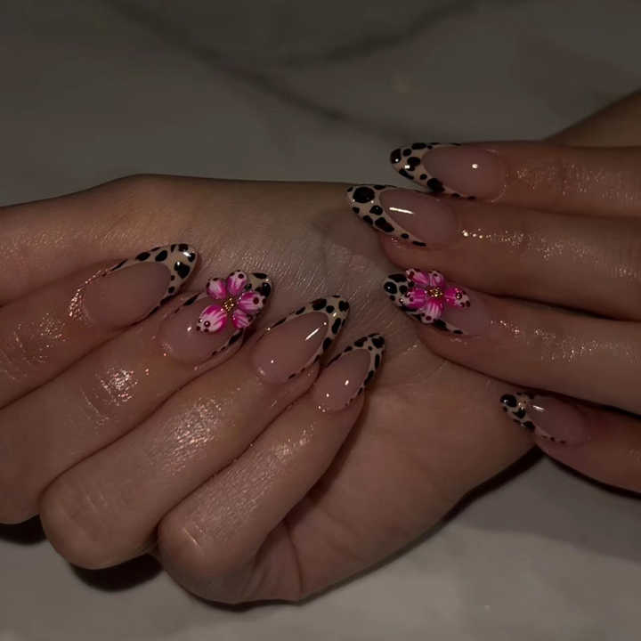 Artificial Fingernails 