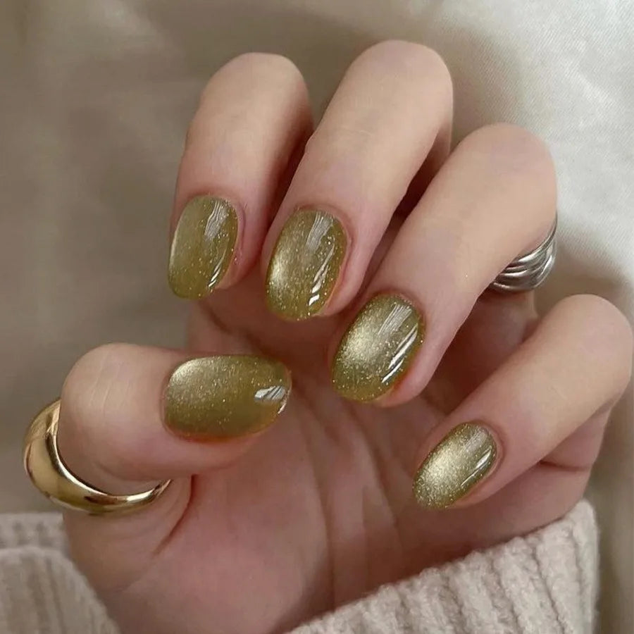 nails - fingernails 